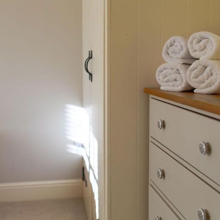 Jasmine Cottage - 2 Bedroom In Heart Of Bourton! Exterior photo