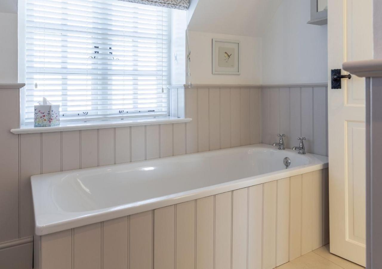 Jasmine Cottage - 2 Bedroom In Heart Of Bourton! Exterior photo