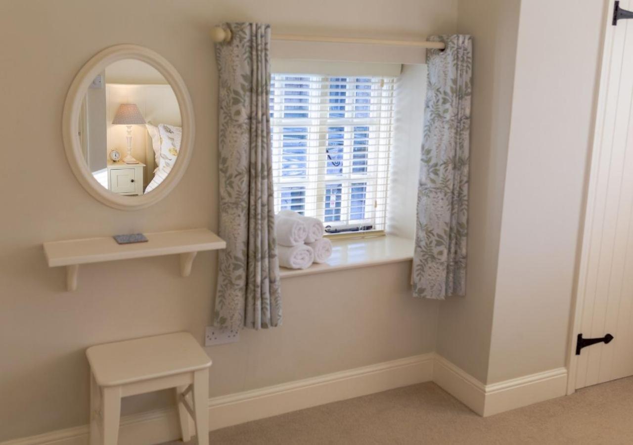 Jasmine Cottage - 2 Bedroom In Heart Of Bourton! Exterior photo