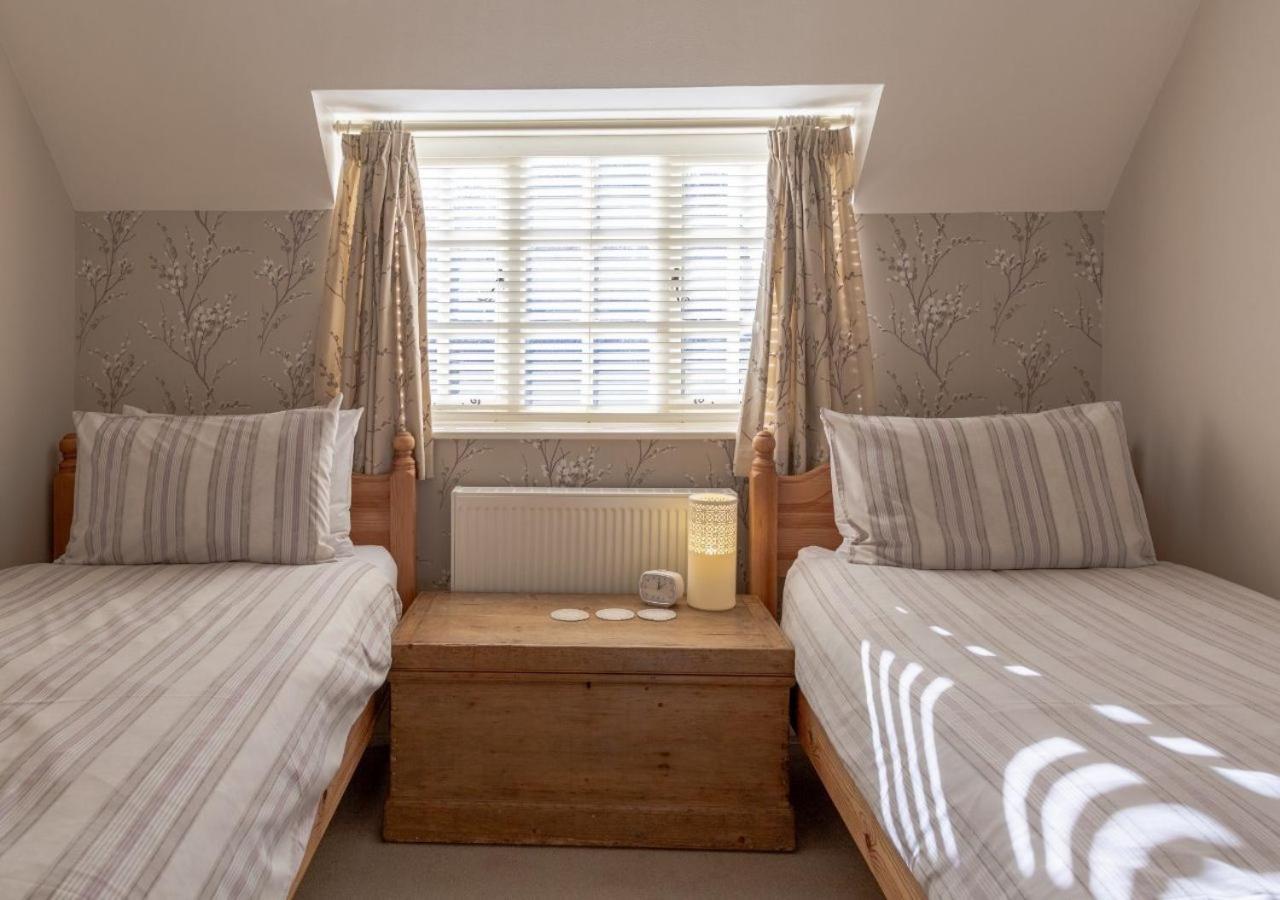 Jasmine Cottage - 2 Bedroom In Heart Of Bourton! Exterior photo