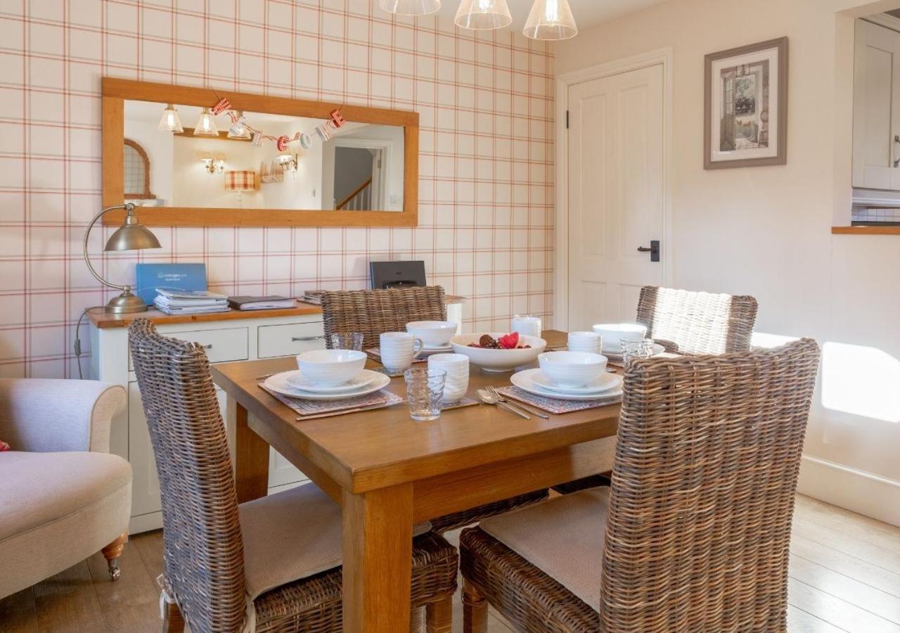 Jasmine Cottage - 2 Bedroom In Heart Of Bourton! Exterior photo