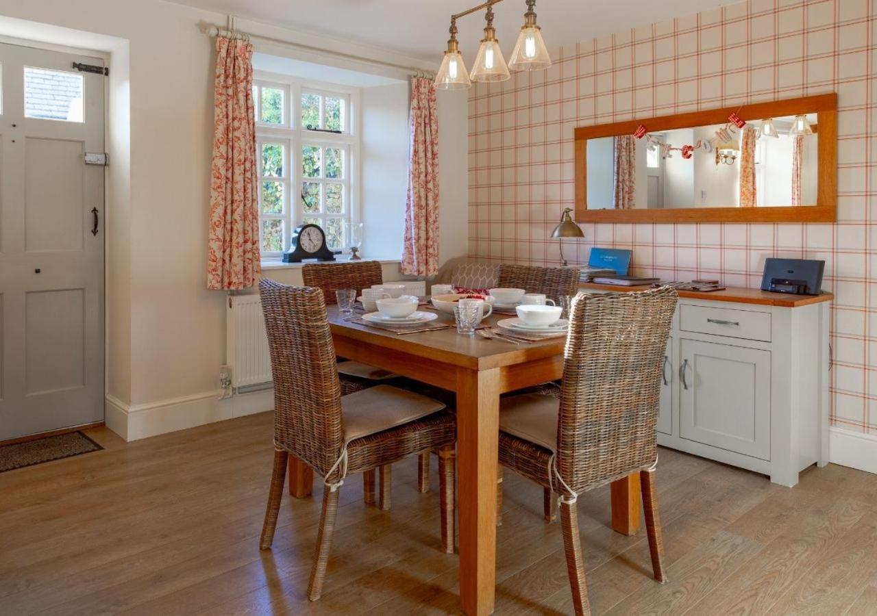 Jasmine Cottage - 2 Bedroom In Heart Of Bourton! Exterior photo